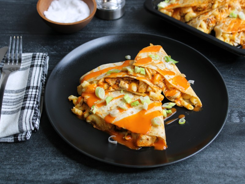 Clean Eats Meal Prep Buffalo Mac & Cheese Quesadilla